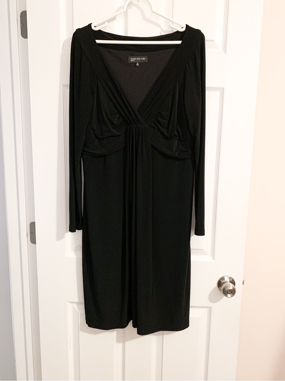 Jones New York Black Long Sleeve V-Neck Gathered Waist Dress - size 16